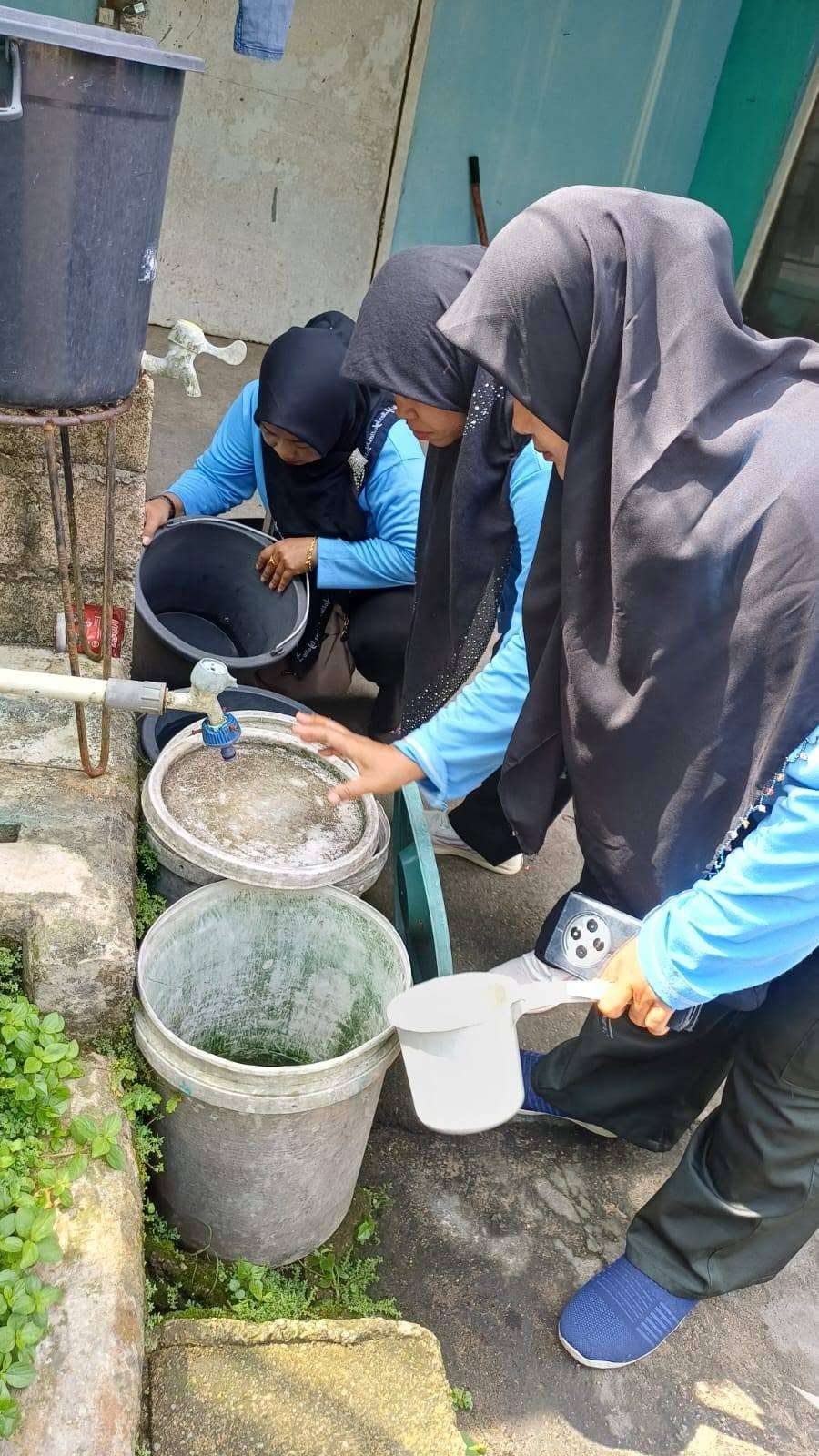 Kegiatan Peninjauan Jentik Nyamuk dan Survei ABJ (Angka Bebas Jentik)